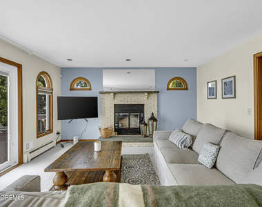 105 Riverview Avenue - Photo Thumbnail 16