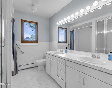 105 Riverview Avenue - Photo Thumbnail 39