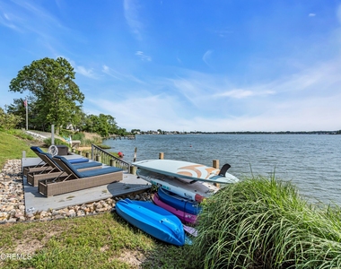 105 Riverview Avenue - Photo Thumbnail 8