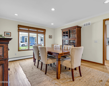105 Riverview Avenue - Photo Thumbnail 27