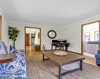 105 Riverview Avenue - Photo Thumbnail 15