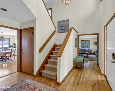 105 Riverview Avenue - Photo Thumbnail 12