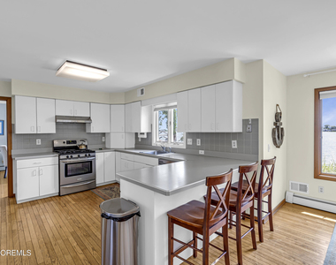 105 Riverview Avenue - Photo Thumbnail 22