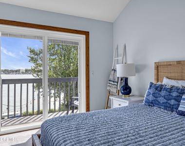 105 Riverview Avenue - Photo Thumbnail 38