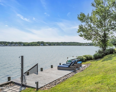 105 Riverview Avenue - Photo Thumbnail 7