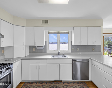 105 Riverview Avenue - Photo Thumbnail 23
