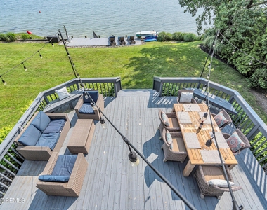 105 Riverview Avenue - Photo Thumbnail 5