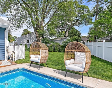 1700 Bryan Avenue - Photo Thumbnail 3