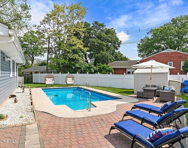 1700 Bryan Avenue - Photo Thumbnail 2