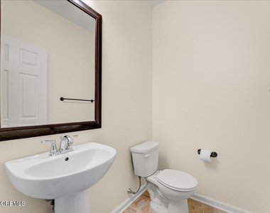 28 Santa Rosa Lane - Photo Thumbnail 11