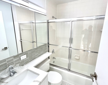 East 71st Street - Photo Thumbnail 2