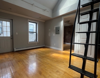 Avenue B - Photo Thumbnail 1