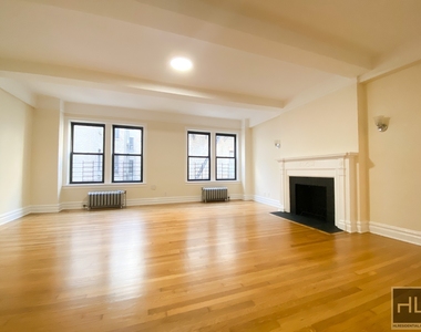East 80th Street - Photo Thumbnail 3