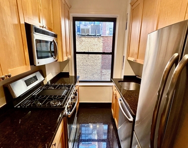 East 80th Street - Photo Thumbnail 16