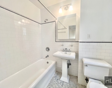 East 80th Street - Photo Thumbnail 8