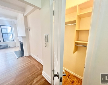 East 80th Street - Photo Thumbnail 9
