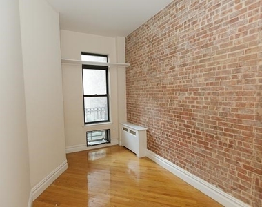West 54th Street - Photo Thumbnail 3