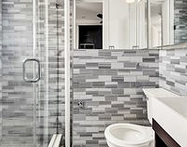 Lexington Avenue - Photo Thumbnail 4