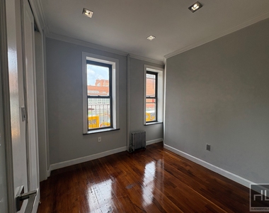 2 Avenue - Photo Thumbnail 2