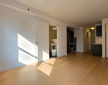 East 39th Street - Photo Thumbnail 1