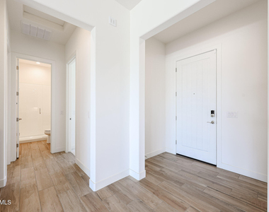 17383 W Guthrie Street - Photo Thumbnail 24