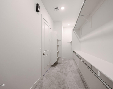 17383 W Guthrie Street - Photo Thumbnail 16