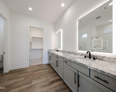 17383 W Guthrie Street - Photo Thumbnail 12