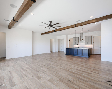 17383 W Guthrie Street - Photo Thumbnail 6