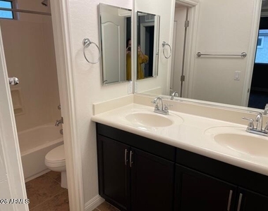 1371 S Chaparral Boulevard - Photo Thumbnail 12