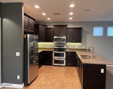 1371 S Chaparral Boulevard - Photo Thumbnail 14