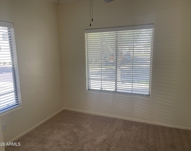 2197 N Arbor Lane - Photo Thumbnail 7