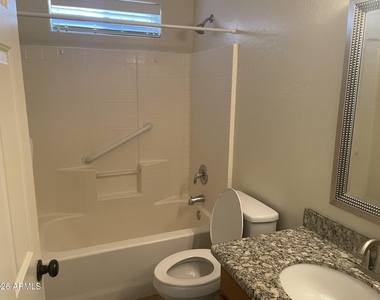 2197 N Arbor Lane - Photo Thumbnail 5