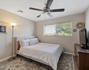 7936 E Moreland Street - Photo Thumbnail 10