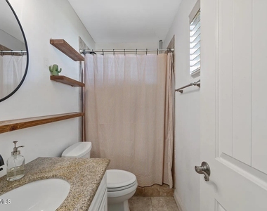 7936 E Moreland Street - Photo Thumbnail 9