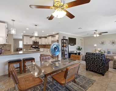 7936 E Moreland Street - Photo Thumbnail 8