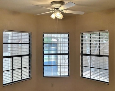2363 W Comstock Drive - Photo Thumbnail 4