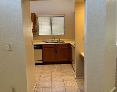 2363 W Comstock Drive - Photo Thumbnail 12