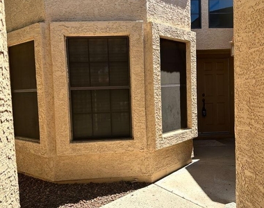 2363 W Comstock Drive - Photo Thumbnail 6