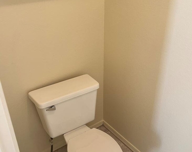 2363 W Comstock Drive - Photo Thumbnail 20