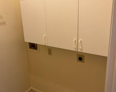 2363 W Comstock Drive - Photo Thumbnail 15