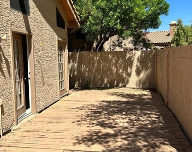 2363 W Comstock Drive - Photo Thumbnail 1