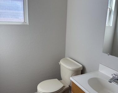 3873 E Latham Way - Photo Thumbnail 6