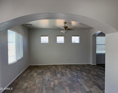 3873 E Latham Way - Photo Thumbnail 4