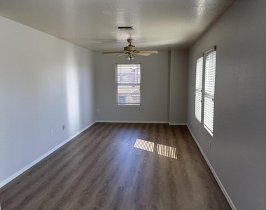 3873 E Latham Way - Photo Thumbnail 10
