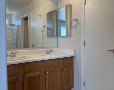 3873 E Latham Way - Photo Thumbnail 16