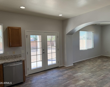 3873 E Latham Way - Photo Thumbnail 5