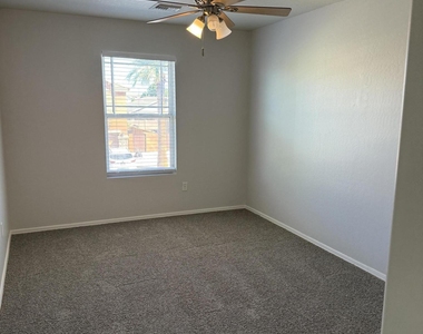 3873 E Latham Way - Photo Thumbnail 11