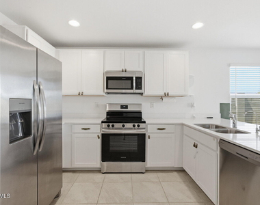 12168 E Sunflower Lane - Photo Thumbnail 6