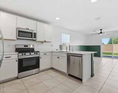 12168 E Sunflower Lane - Photo Thumbnail 5