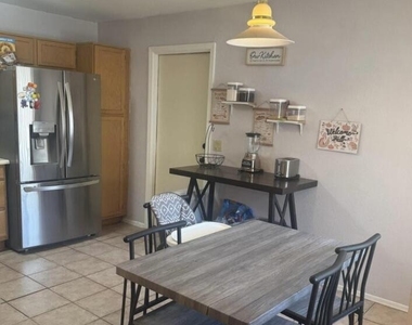 11924 N 74th Lane - Photo Thumbnail 3
